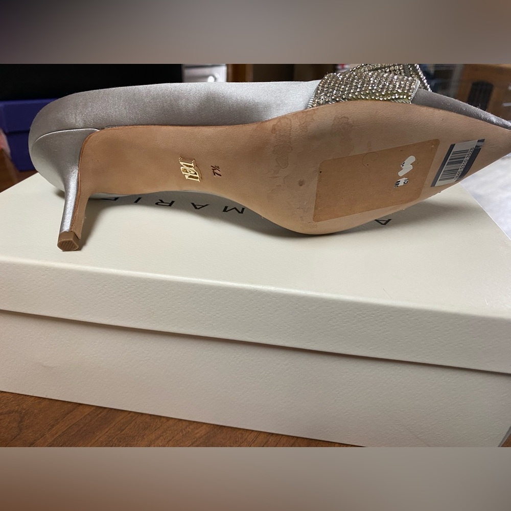 Badgley Mischka silver rhinestones shoe